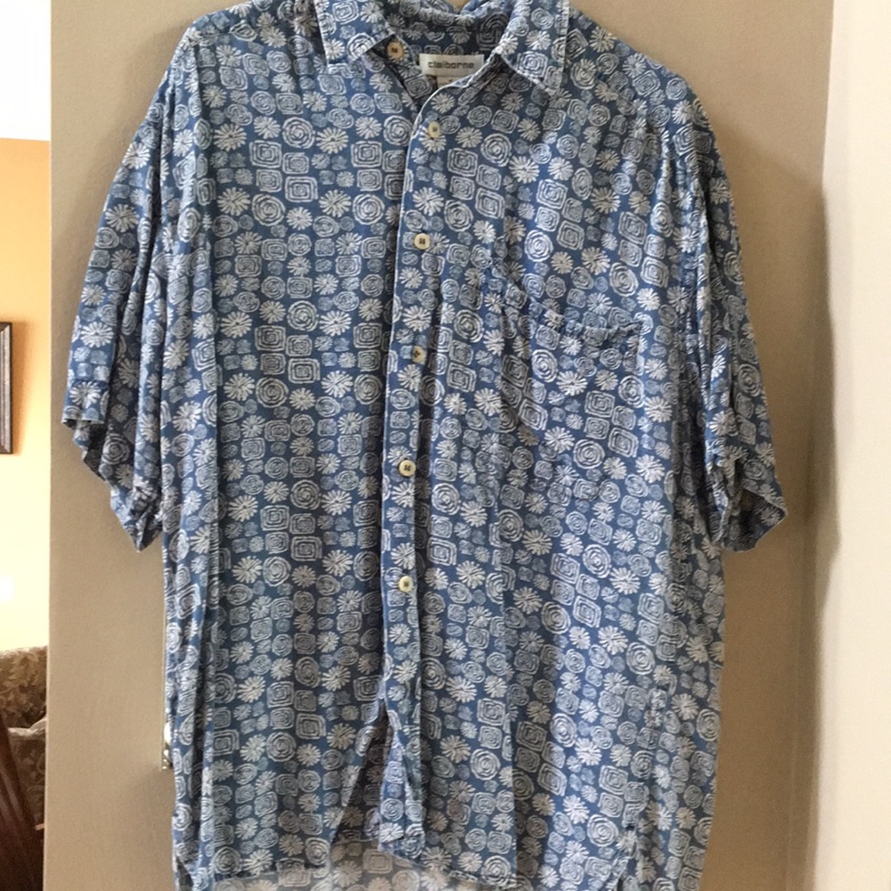 Men’s Claiborne Short Sleeve Button Down Shirt MED